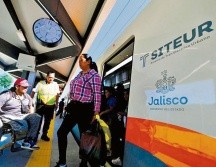 Los trabajos pendientes en las estaciones y los cruces de la Línea 4  avanzan sin suspender el servicio y deberán quedar concluidos a más tardar en marzo, informó el Sistema de Tren Eléctrico Urbano. ESPECIAL