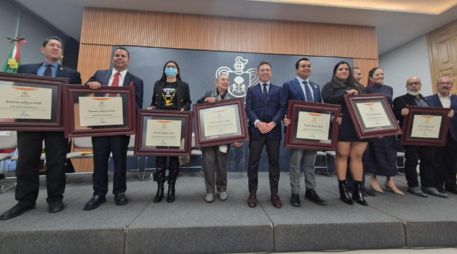 La entrega se realizó en Casa Jalisco y asistieron diversos funcionarios del Gobierno del Estado. EL INFORMADOR / J. Velazco