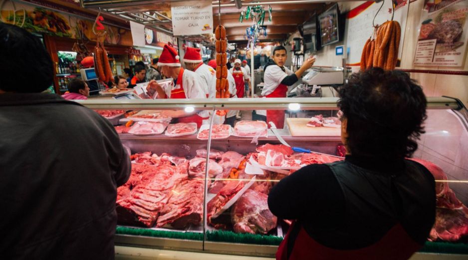 La cena tradicional navideña y de Año Nuevo en México, contempla  entradas, el plato fuerte, bebidas, pastel y la clásica ensalada de manzana. EL INFORMADOR/ARCHIVO