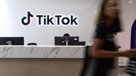 Trump no anunció una nueva prórroga para TikTok más allá del 16 de diciembre, pero firmó una orden ejecutiva el 25 de septiembre que ataba las manos del Departamento de Justicia hasta el 23 de enero. EFE/H. HWEE