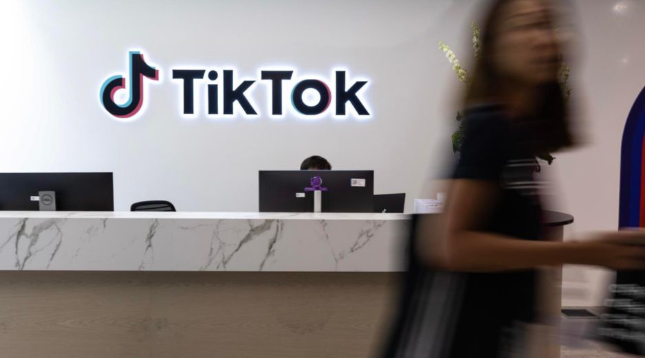 Trump no anunció una nueva prórroga para TikTok más allá del 16 de diciembre, pero firmó una orden ejecutiva el 25 de septiembre que ataba las manos del Departamento de Justicia hasta el 23 de enero. EFE/H. HWEE