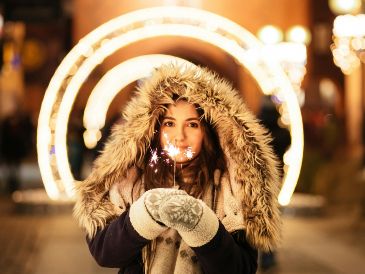 Más allá de estas creencias, especialistas de The International Feng Shui Guild coinciden en que la intención personal, la comodidad y la seguridad emocional también juegan un papel clave al elegir la vestimenta para recibir el Año Nuevo. Unsplash