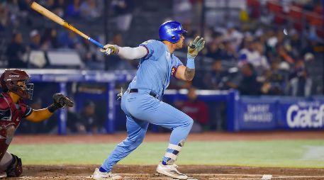 Bligh Madris pegó de hit en la octava para producir la carrera definitiva. CORTESÍA/Charros de Jalisco