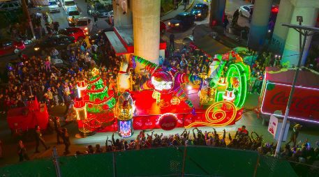 La Caravana Navideña de Coca-Cola ya recorrió 12 ciudades de México. ESPECIAL