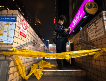 Una persona fue hallada sin signos vitales en el lugar del siniestro.EFE/EPA/R. B. Tongo