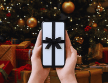 Casi dos terceras partes de los consumidores en México prevé apoyarse en la IA para inspirarse al momento de elegir obsequios en esta temporada. ESPECIAL / CANVA