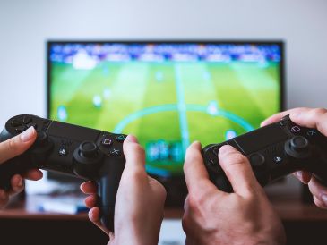 La iniciativa tiene por objetivo de reconocer e incorporar de manera formal a los deportes electrónicos o eSports dentro del sistema deportivo nacional. ESPECIAL / CANVA