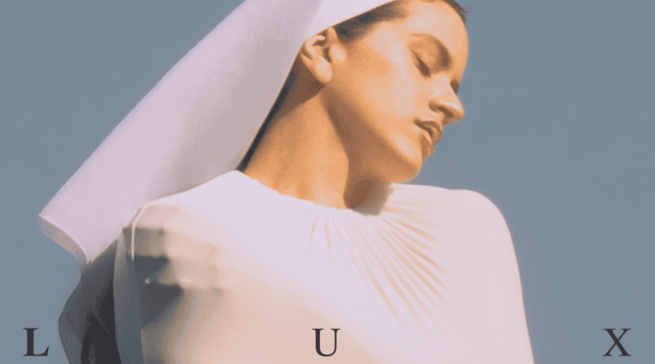 “LUX” de Rosalía, desafía cualquier convención, canta en 14 idiomas, mezcla recitaciones operísticas con canto coral y hay más música clásica que 'beats' electrónicos. EFE/ARCHIVO