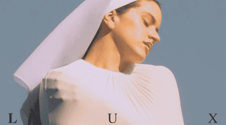 “LUX” de Rosalía, desafía cualquier convención, canta en 14 idiomas, mezcla recitaciones operísticas con canto coral y hay más música clásica que 'beats' electrónicos. EFE/ARCHIVO