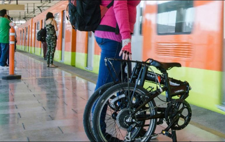 Los pasajeros pueden abordar con bicicletas todos los domingos y días festivos del año. X/MetroCDMX