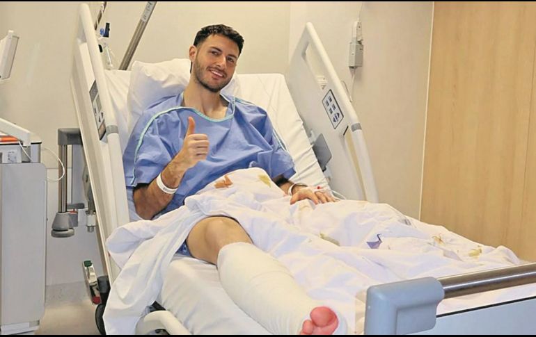 El futbolista mexicano señaló que ahora se enfocará en la recuperación para regresar a las canchas. ESPECIAL