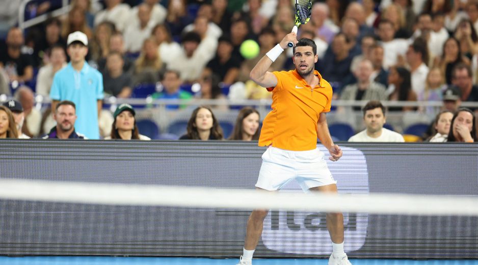 Alcaraz terminó el año como número 1 tras haberse repartido los cuatro grandes del año con su gran rival. AFP / ARCHIVO