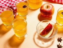 En las faldas de los volcanes Popocatépetl e Iztaccíhuatl nace la manzana, fruto que da identidad y trabajo al pueblo de Huejotzingo y que da origen a la tradicional bebida de las fiestas decembrinas, la sidra. ESPECIAL / CANVA