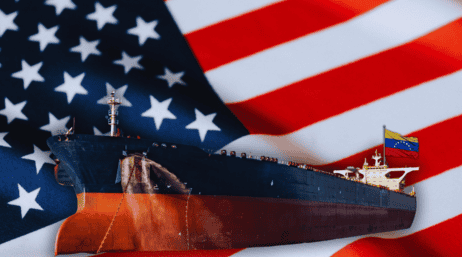 El Gobierno del presidente Donald Trump ya incautó la semana pasada un buque que había salido del país suramericano y confiscó el crudo que este transportaba. ESPECIAL / CANVA