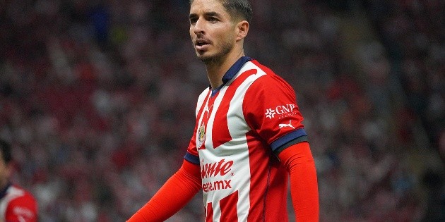 Adiós a una leyenda: Isaac Brizuela deja Chivas tras más de 10 años