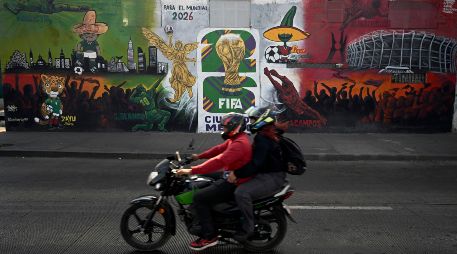 Un asiento de categoría 1 para ver a la Selección Mexicana puede superar los 44 mil pesos, una cifra prohibitiva para el aficionado promedio. AFP/A. Estrella