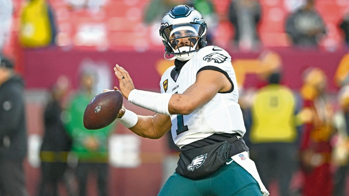 Imparable Jalen Hurts lidera a los Eagles a otro título divisional de la NFC