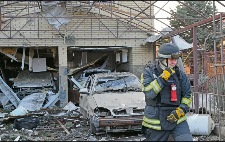 Una vivienda dañada tras un ataque ruso en Zaporiyia, Ucrania. AP