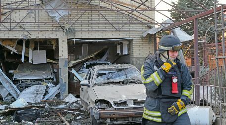 Una vivienda dañada tras un ataque ruso en Zaporiyia, Ucrania. AP