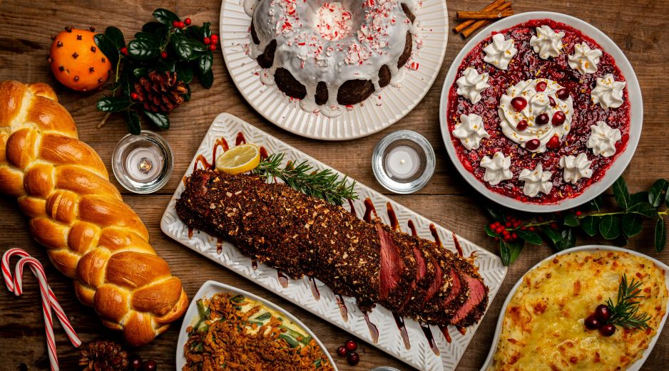 Preparar postres navideños puede ser una actividad que fomenta la convivencia y el espíritu festivo. UNSPLASH / J. OWEN