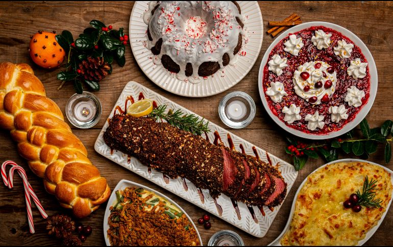 Preparar postres navideños puede ser una actividad que fomenta la convivencia y el espíritu festivo. UNSPLASH / J. OWEN