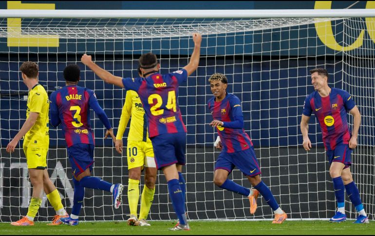El Barcelona finaliza el año con 46 puntos, a cuatro de distancia con el Real Madrid. EFE / A. Escobar