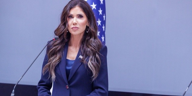 Kristi Noem dice que Maduro 'tiene que irse', en medio de presi&oacute;n de EU