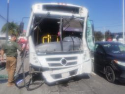 Personal que realiza recorridos carreteros presta apoyo a las 37 víctimas del siniestro. ESPECIAL / UEPCBJ