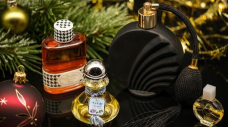 Los perfumes se han convertido en uno de los regalos más especiales de Navidad, capaces de transmitir emociones, recuerdos y estilo en cada aroma. PIXABAY