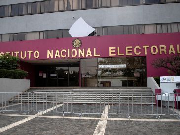 Los trámites relacionados con la credencial para votar estarán disponibles solo en determinados días durante el periodo navideño. EFE/ARCHIVO