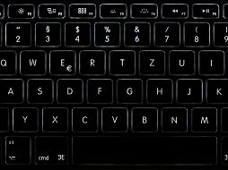 Antes de comenzar cualquier procedimiento, se recomienda apagar la computadora y desconectar el teclado. Unsplash