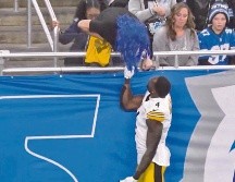 Metcalf se confrontó con un aficionado de los Lions antes de la primera mitad del partido del domingo; hubo un jalón e intento de golpe. ESPECIAL