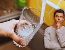 Existen algunos mitos acerca del agua que proviene del grifo. ESPECIAL / CANVA