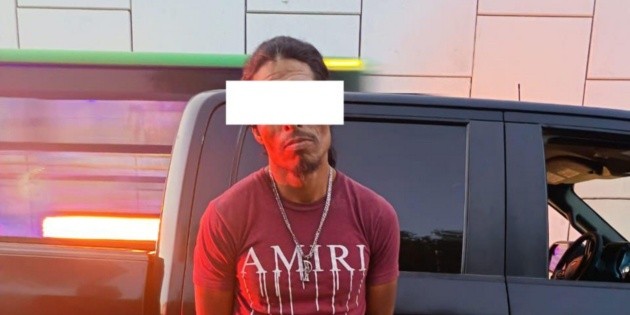 Polic&iacute;a de Guadalajara: Detienen a hombre con droga en tianguis navide&ntilde;o