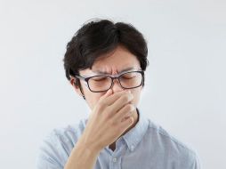 Aunque es un problema común, los malos olores en el baño pueden causar incomodidad al recibir visitas si no se eliminan de manera adecuada. CANVA