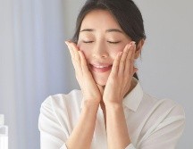 Las bajas temperaturas y el uso de calefacción reducen la humedad natural de la piel, volviéndola más sensible y propensa a grietas. CANVA