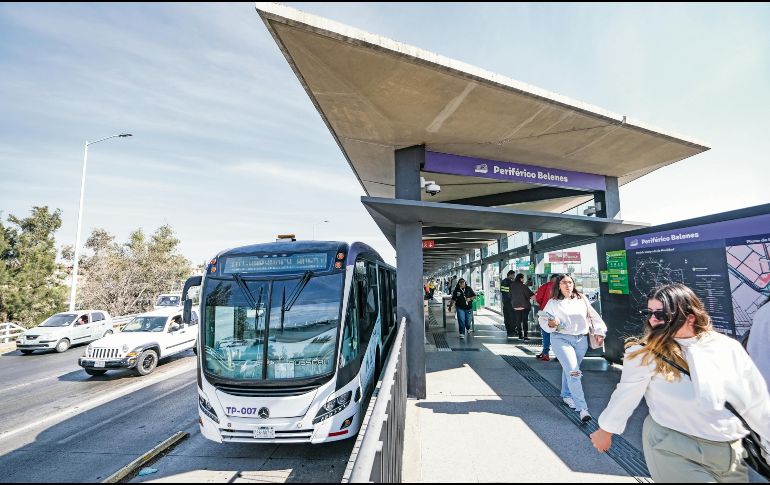 La mayoría de los servicios del transporte público operarán en su horario normal durante toda la temporada vacacional. ESPECIAL