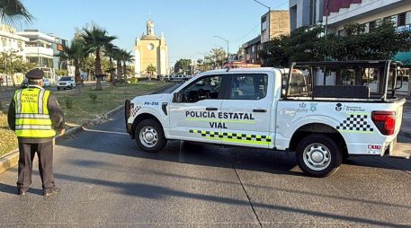 Tras la valoración de los servicios médicos se confirmó que la motociclista, de quien no se brindaron mayores datos, ya había perdido la vida. ESPECIAL/Policía Vial
