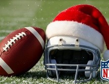 La semana 17 arrancará este jueves con tres juegos: Commanders ante Cowboys, Vikings contra Lions y como platillo estelar navideño está la visita de los Broncos a los Kansas City Chiefs. ESPECIAL / CANVA