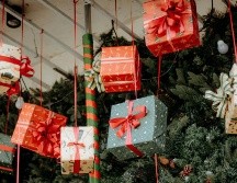 Regalar en Navidad es una práctica extendida en distintas culturas, asociada al espíritu de unión de la temporada. CANVA