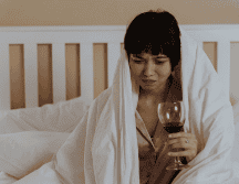 Disfrutar de las celebraciones también implica tomar medidas para cuidar el organismo y mantenerse con energía al día siguiente. CANVA