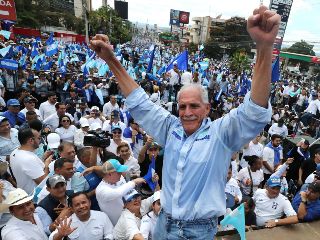 Nasry Asfura fue respaldado por Donald Trump, quien días antes de las elecciones, afirmó que era el único candidato hondureño con el que el gobierno estadounidense estaría dispuesto a trabajar. EFE/G. Amador