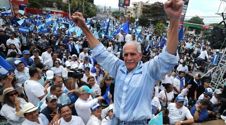 Nasry Asfura fue respaldado por Donald Trump, quien días antes de las elecciones, afirmó que era el único candidato hondureño con el que el gobierno estadounidense estaría dispuesto a trabajar. EFE/G. Amador