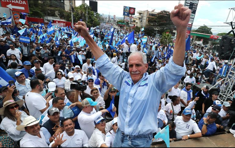 Nasry Asfura fue respaldado por Donald Trump, quien días antes de las elecciones, afirmó que era el único candidato hondureño con el que el gobierno estadounidense estaría dispuesto a trabajar. EFE/G. Amador