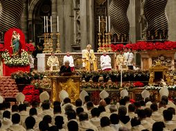 El papa León XIV volvió a celebrar la misa de Navidad en la basílica de San Pedro, algo que no ocurría desde 1994. EFE/G. Lami