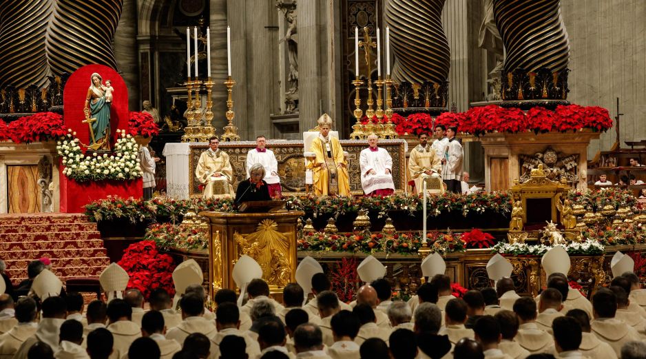 El papa León XIV volvió a celebrar la misa de Navidad en la basílica de San Pedro, algo que no ocurría desde 1994. EFE/G. Lami
