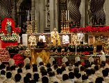 El papa León XIV volvió a celebrar la misa de Navidad en la basílica de San Pedro, algo que no ocurría desde 1994. EFE/G. Lami