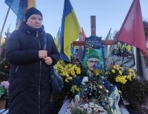 Muchas familias de Leópolis acudieron al cementerio militar, donde se interpretó un 