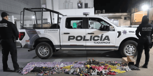 Polic&iacute;as de Tlaquepaque y Bomberos realizan operativos contra la pirotecnia