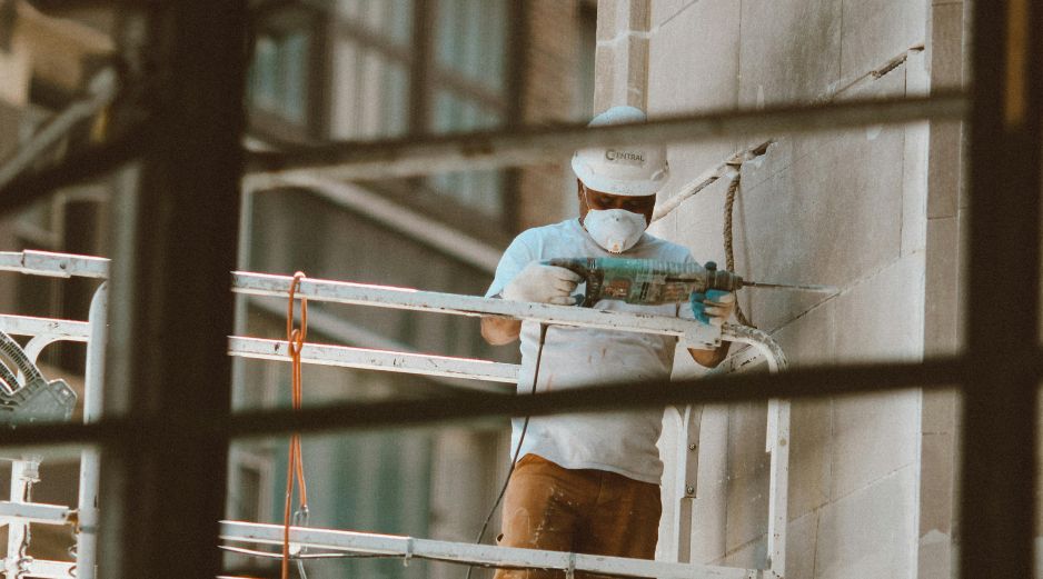 Las empresas están obligadas a pagar un salario mínimo a sus empleados. UNSPLASH / J. TYSON